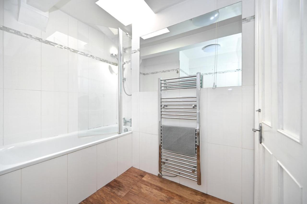 Soho, Piccadilly & Chinatown - Two Bedroom & Two Double Beds Apartment London Exteriör bild
