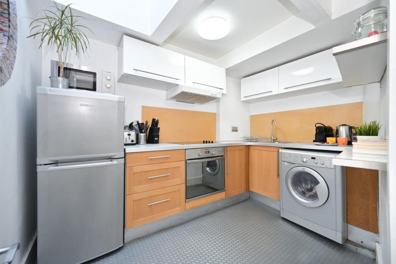 Soho, Piccadilly & Chinatown - Two Bedroom & Two Double Beds Apartment London Exteriör bild
