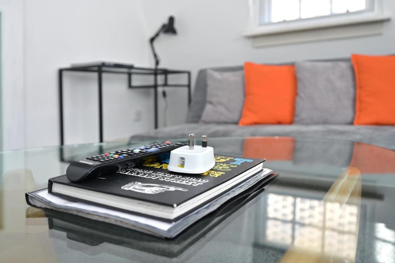 Soho, Piccadilly & Chinatown - Two Bedroom & Two Double Beds Apartment London Exteriör bild