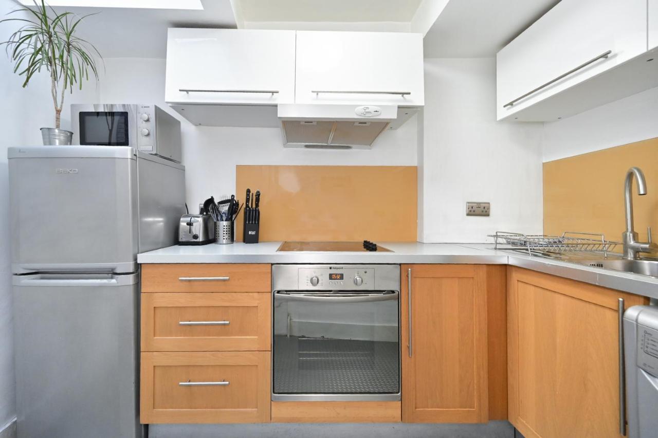 Soho, Piccadilly & Chinatown - Two Bedroom & Two Double Beds Apartment London Exteriör bild
