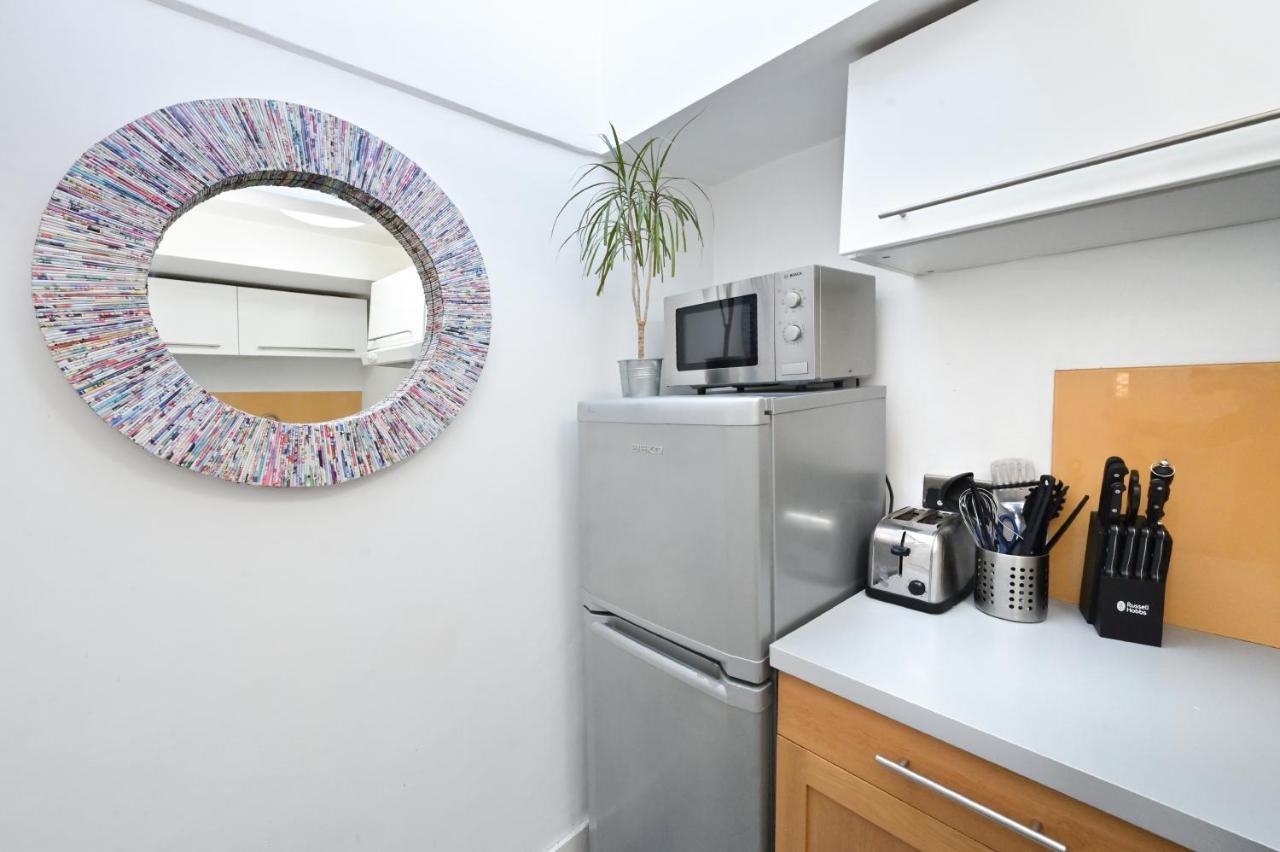 Soho, Piccadilly & Chinatown - Two Bedroom & Two Double Beds Apartment London Exteriör bild